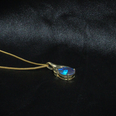 Australian Black Opal gold pendant 