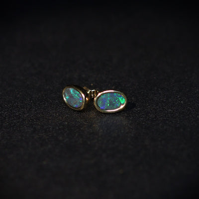 Australian Black Opal 18 karat yellow gold